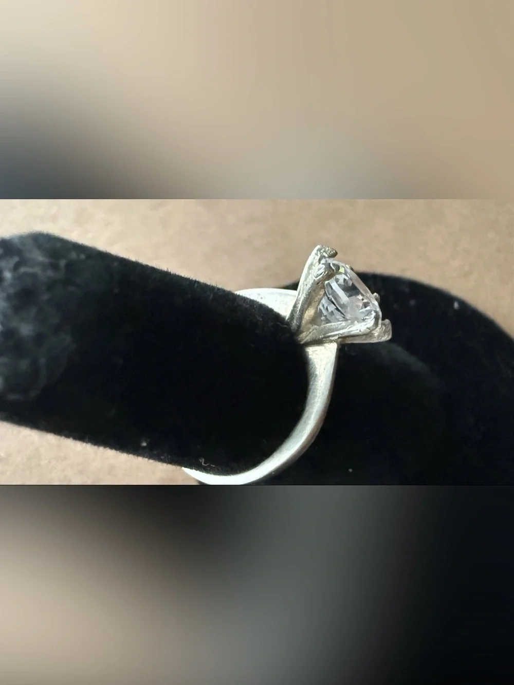 925 Sterling Silver Engagement Ring women’s Clear Crystal Prong setting Size 6
